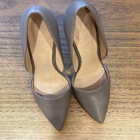 L.A.M.B. Taupe high heel pumps, Sz 7M - Picture 2 of 4